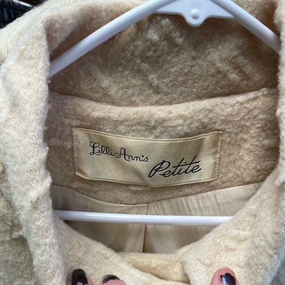 Lilli Ann’s petite - Picture 2 of 8